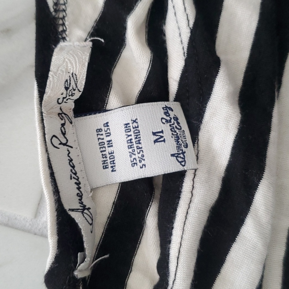 2 stripped cropped tops size med - Picture 3 of 6